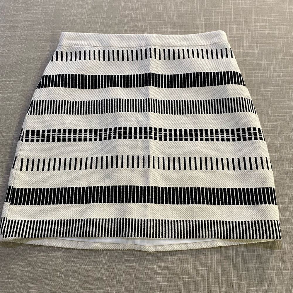 NWOT Zara skirt in cream and black. Women’s size M - Picture 11 of 13